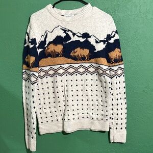 Old Navy Cream and Navy Crewneck Sweater
